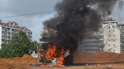 安全第一條，且看電網(wǎng)高壓警示器