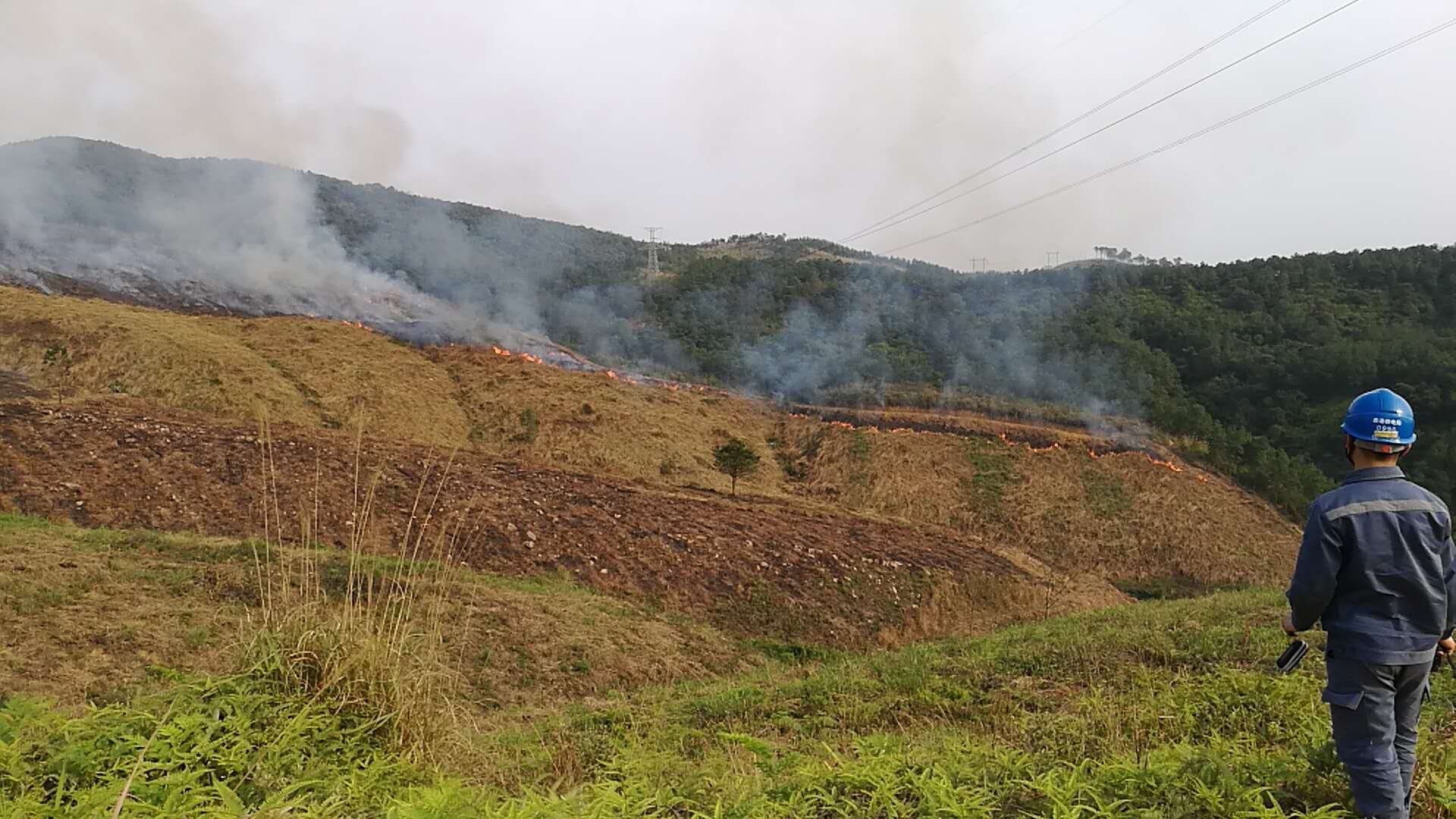 輸電線路山火監(jiān)測(cè)預(yù)警系統(tǒng) 輸電線路山火監(jiān)測(cè)預(yù)警系統(tǒng)