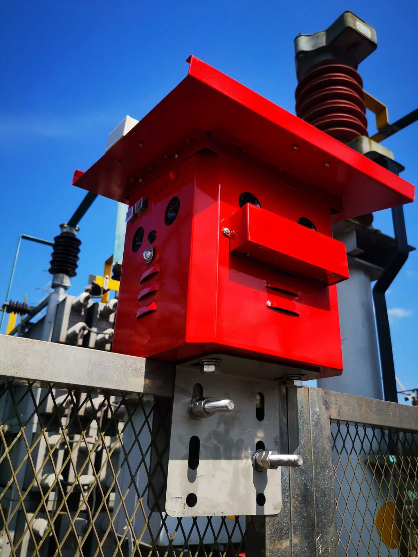 太陽(yáng)能超聲波語(yǔ)音驅(qū)鳥器 太陽(yáng)能超聲波語(yǔ)音驅(qū)鳥器